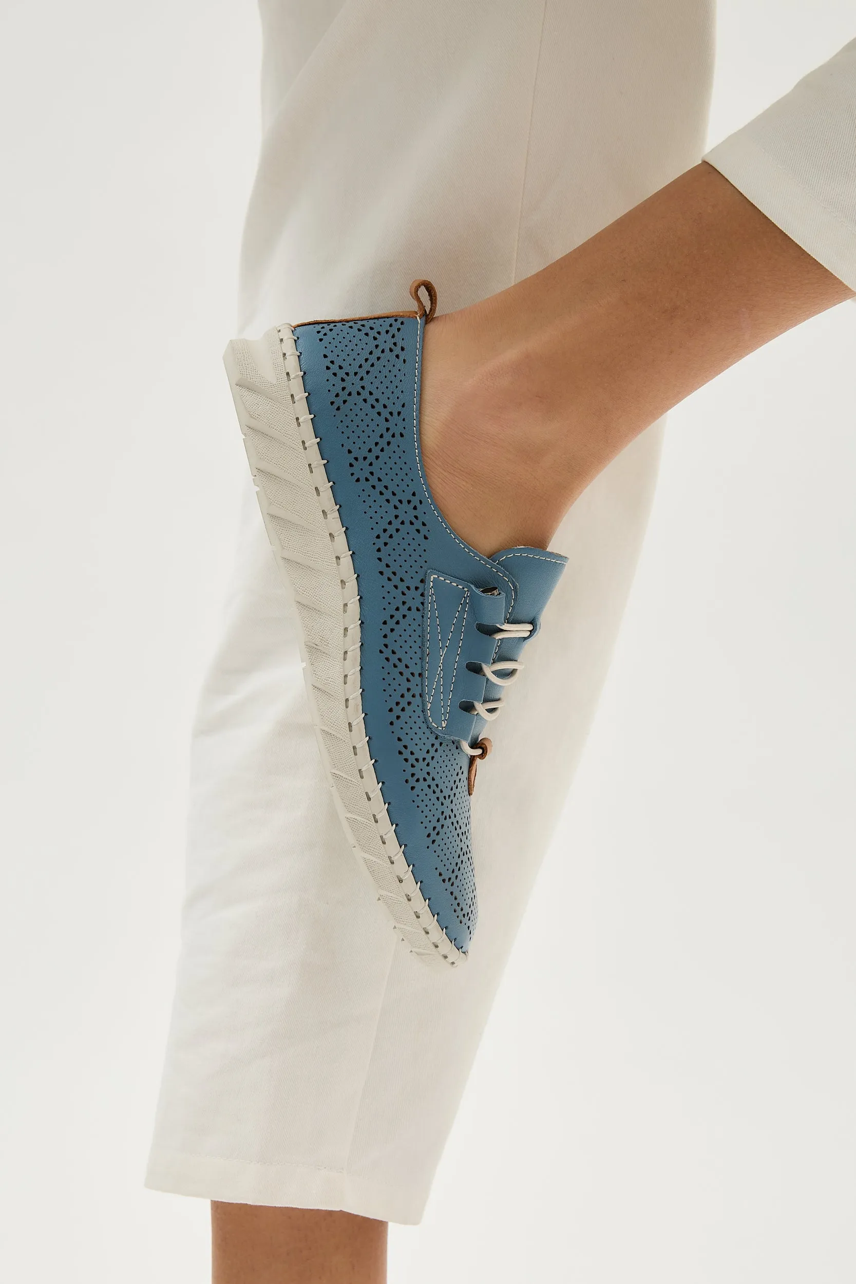 Emi Blue