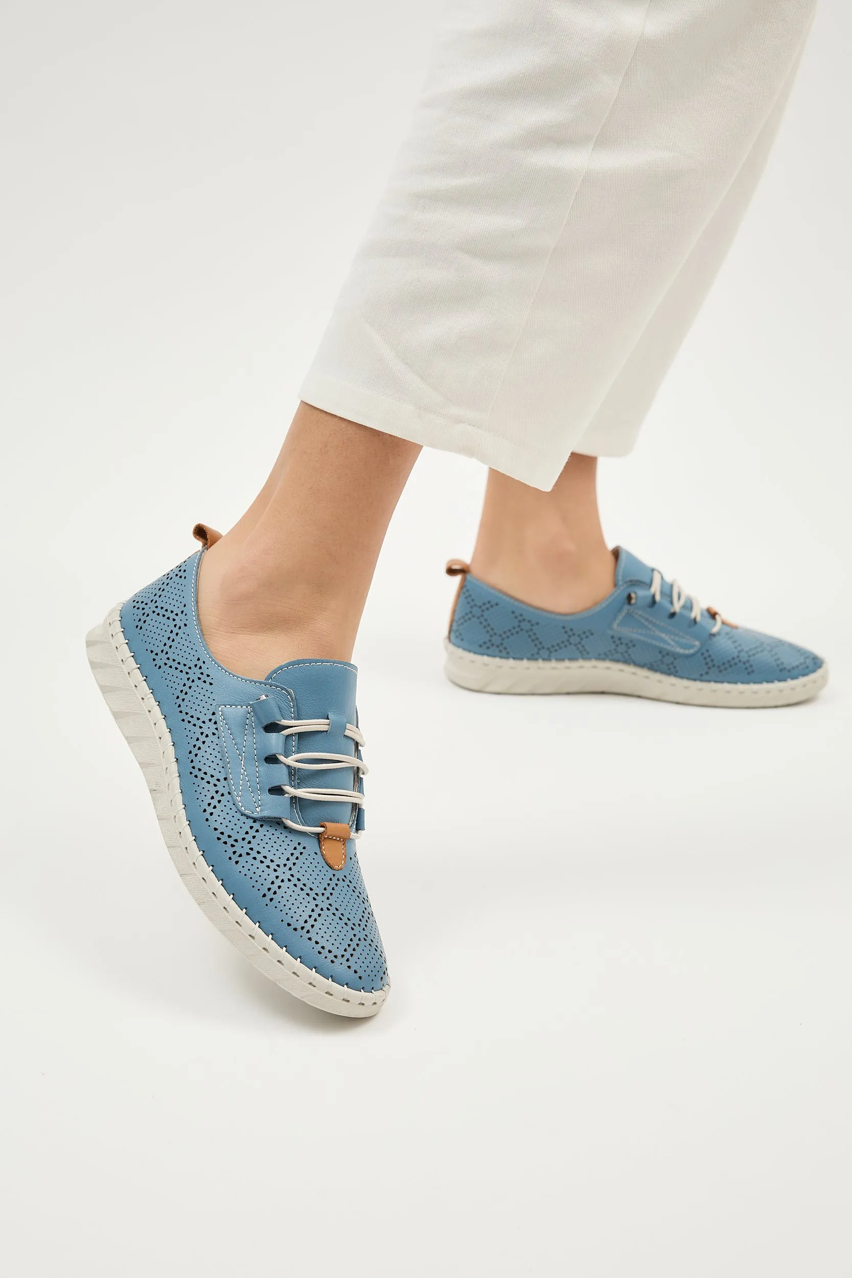 Emi Blue