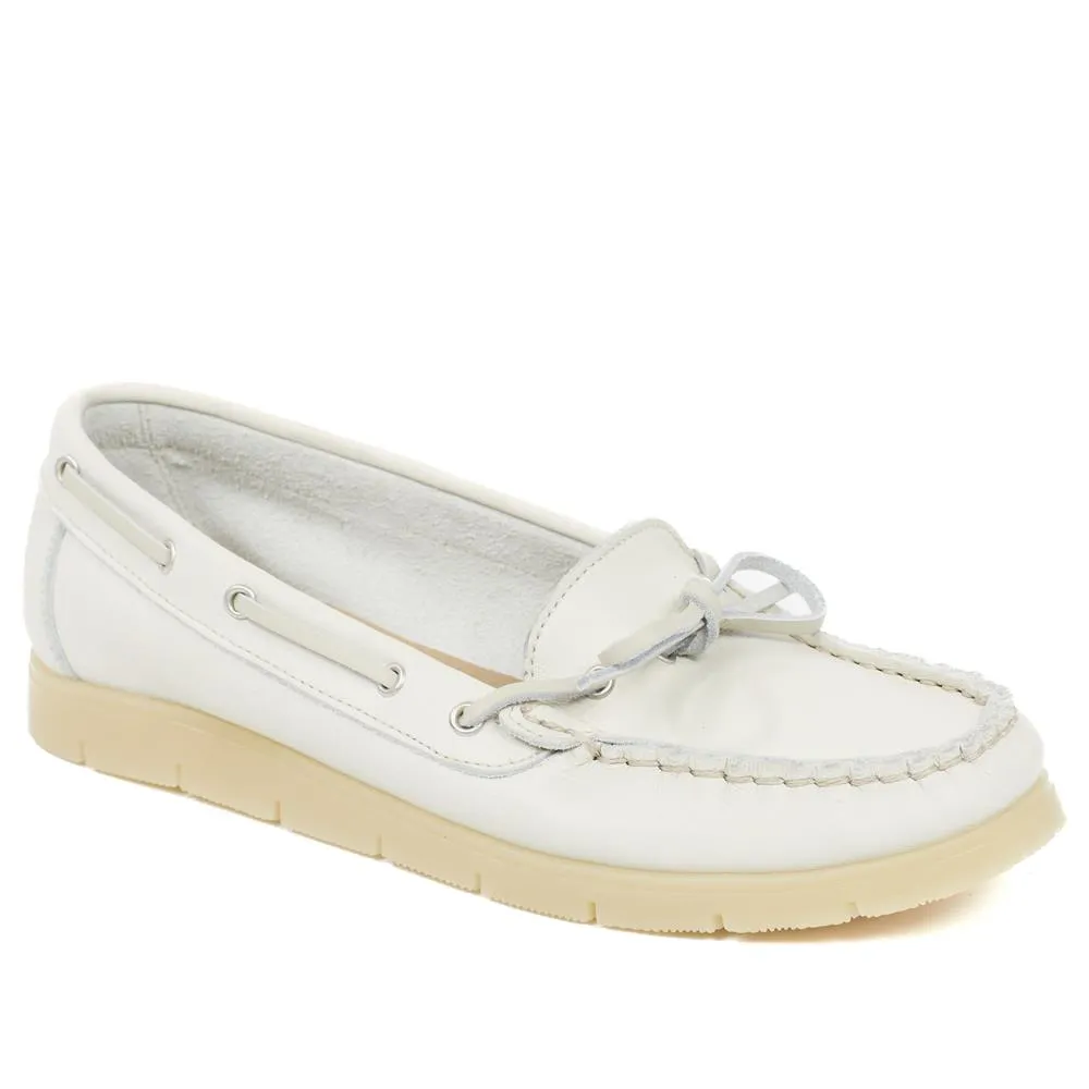 Penella Hand-Stitched Leather Moccasins - PENELLA / 327 210