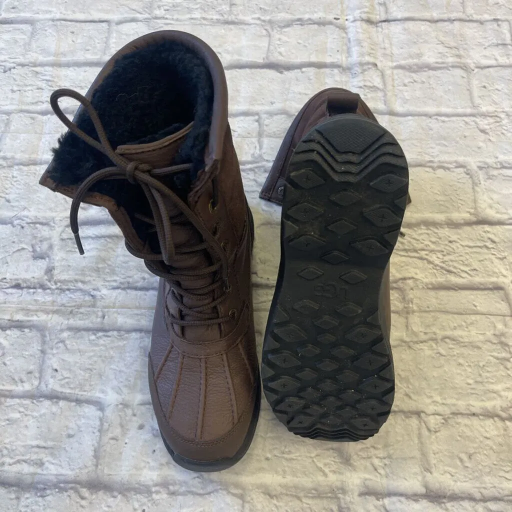 Ugg - 9