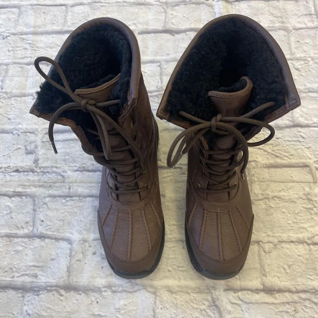 Ugg - 9