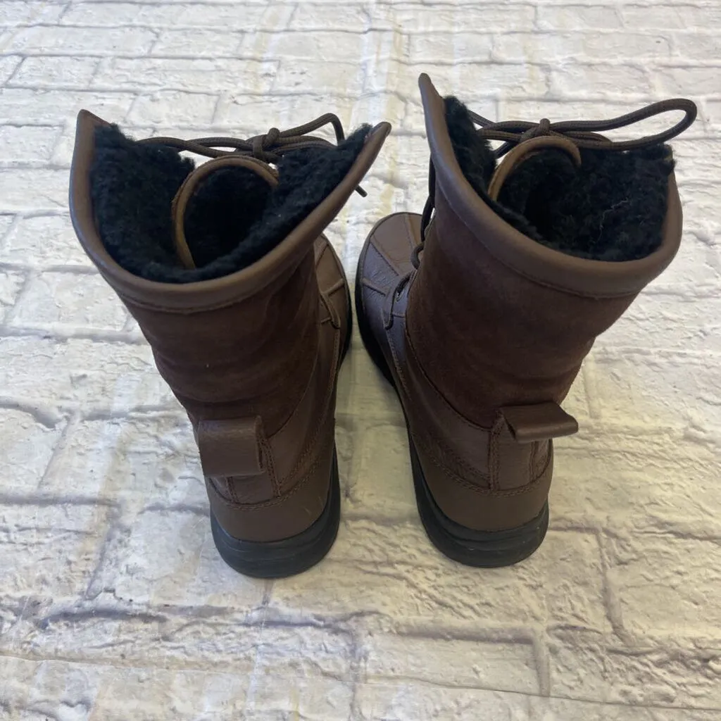 Ugg - 9