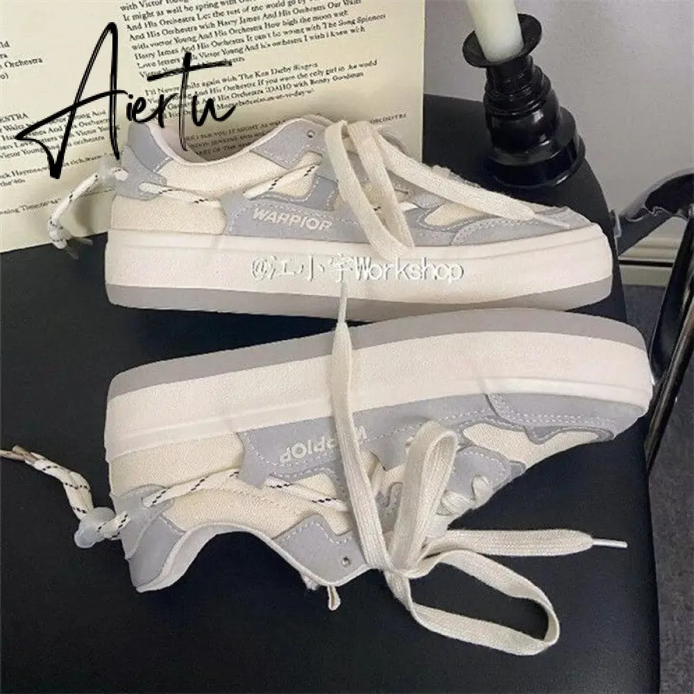 White Japanese Platform Canvas Sports Running Shoes Women's Sneakers New Casual Design Vulcanize Flat Tennis Basket Lolita